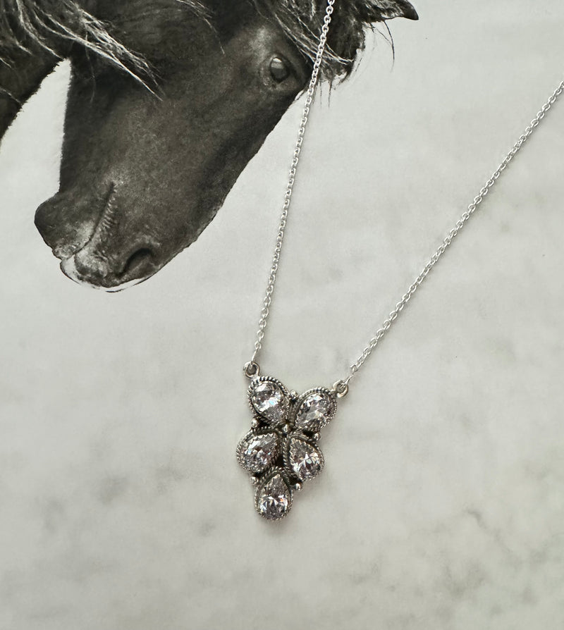 THE FINLEY NECKLACE