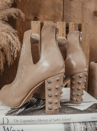 THE RIVER ROCK BOOTIE