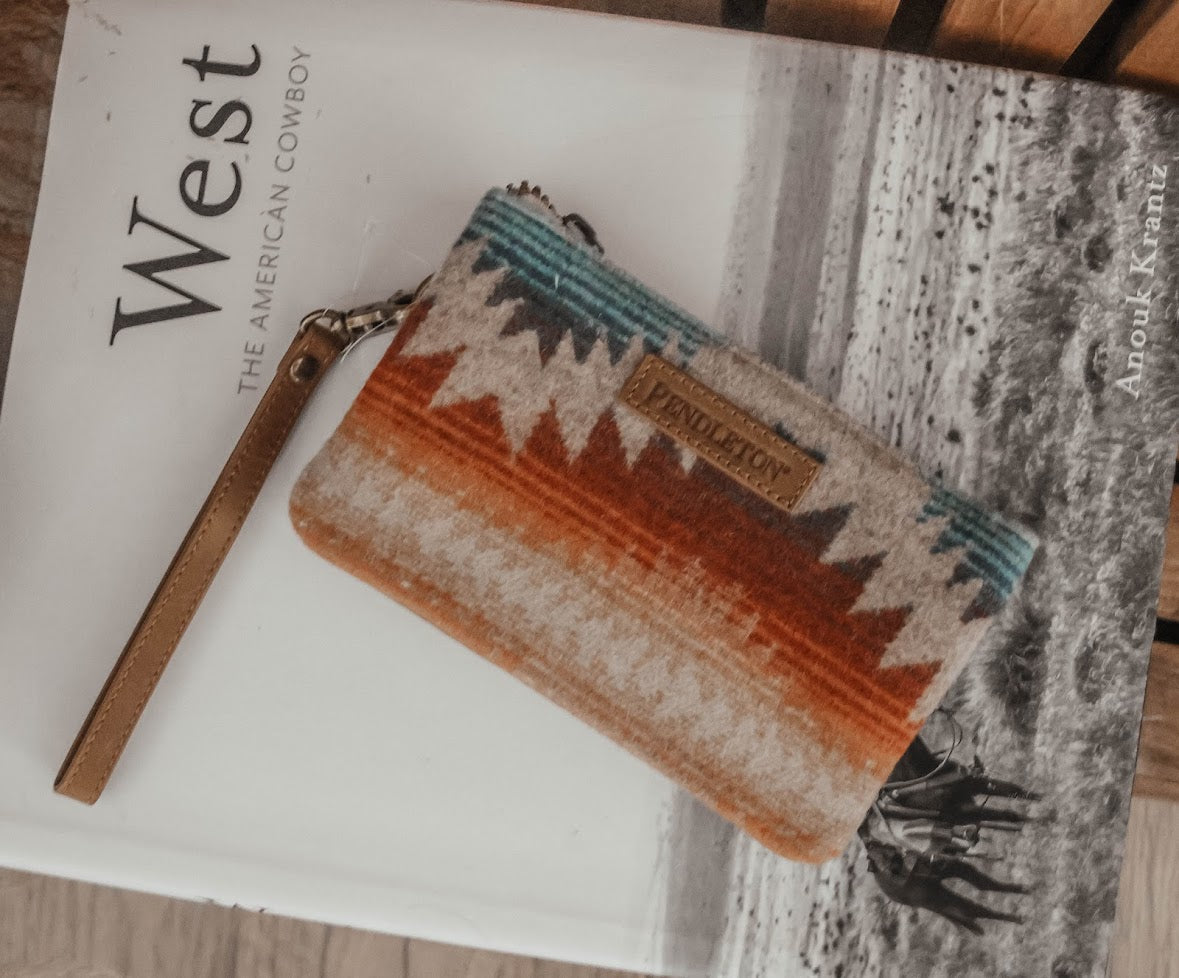 PENDLETON SUNSET PASS THREE POCKET KEEPER