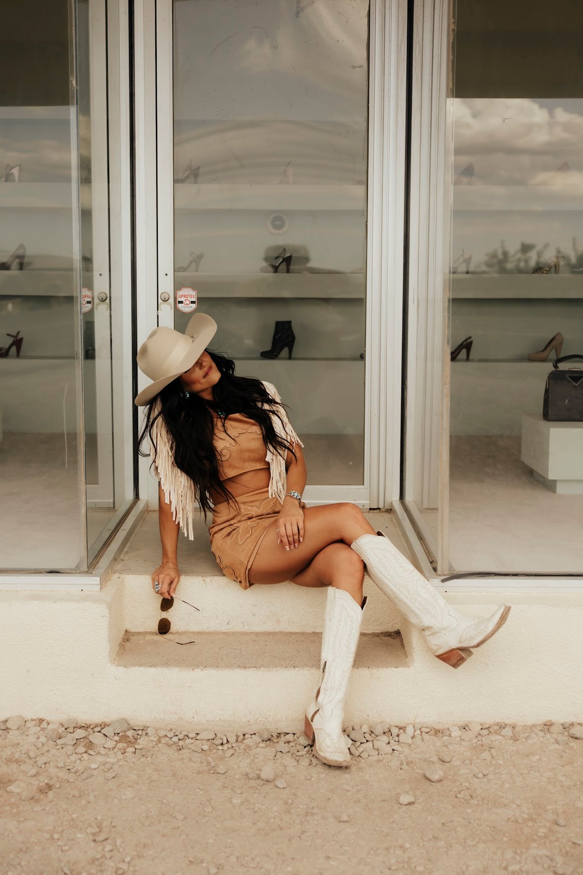 THE CAVALRY COLLAR-CREAM