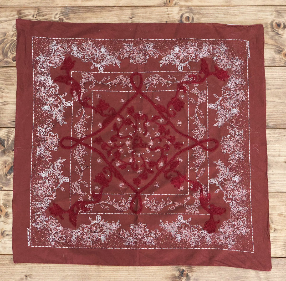 PENDLETON EMBROIDERED BANDANA 22"