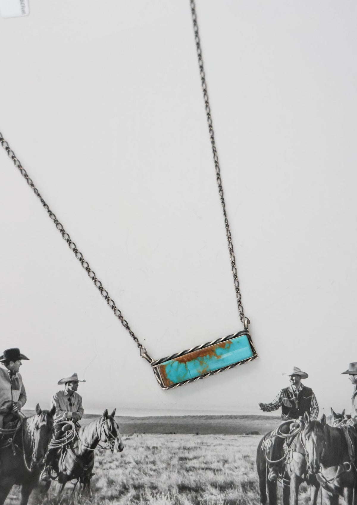 THE CALGARY NECKLACE