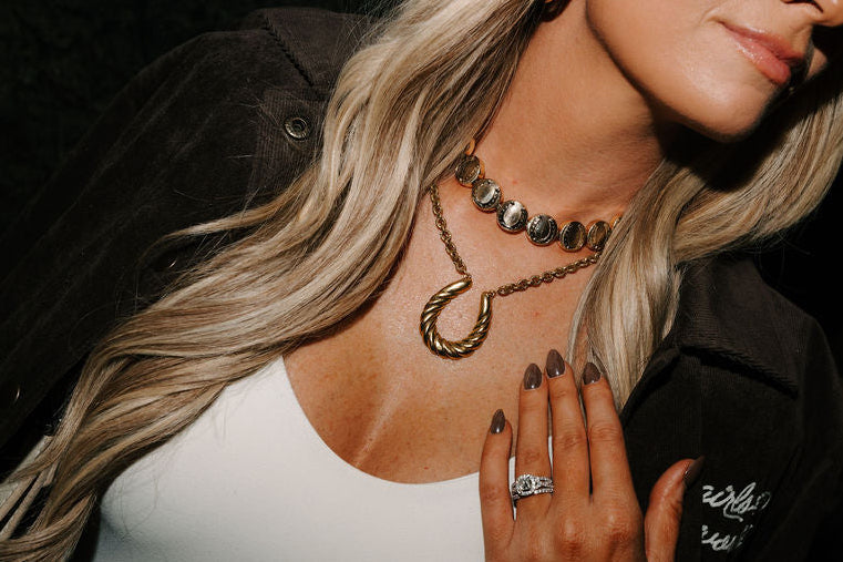 THE RAY TWISTED HORSESHOE NECKLACE