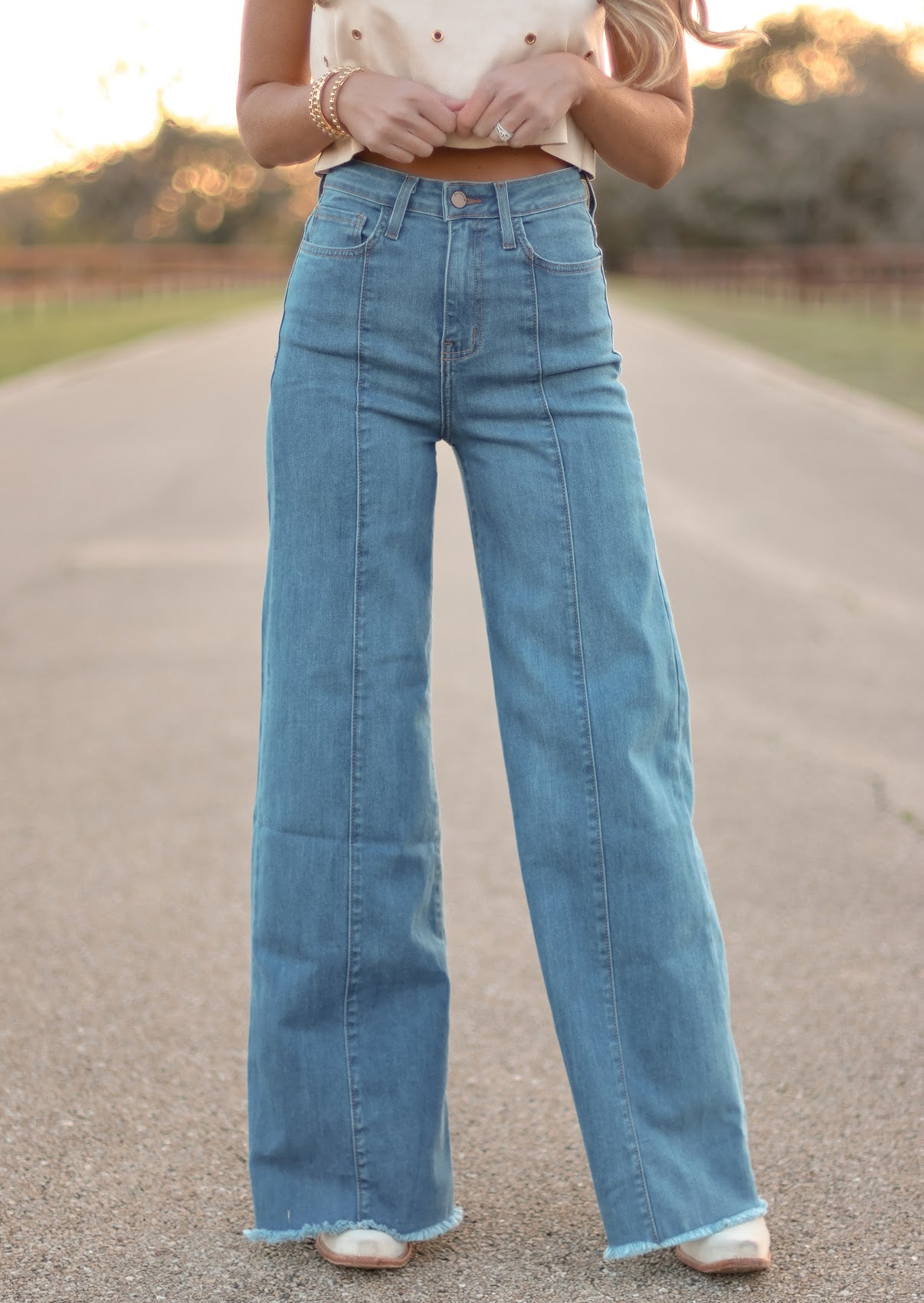 THE OAKLEY FLARE JEANS – 7 Bar Boutique