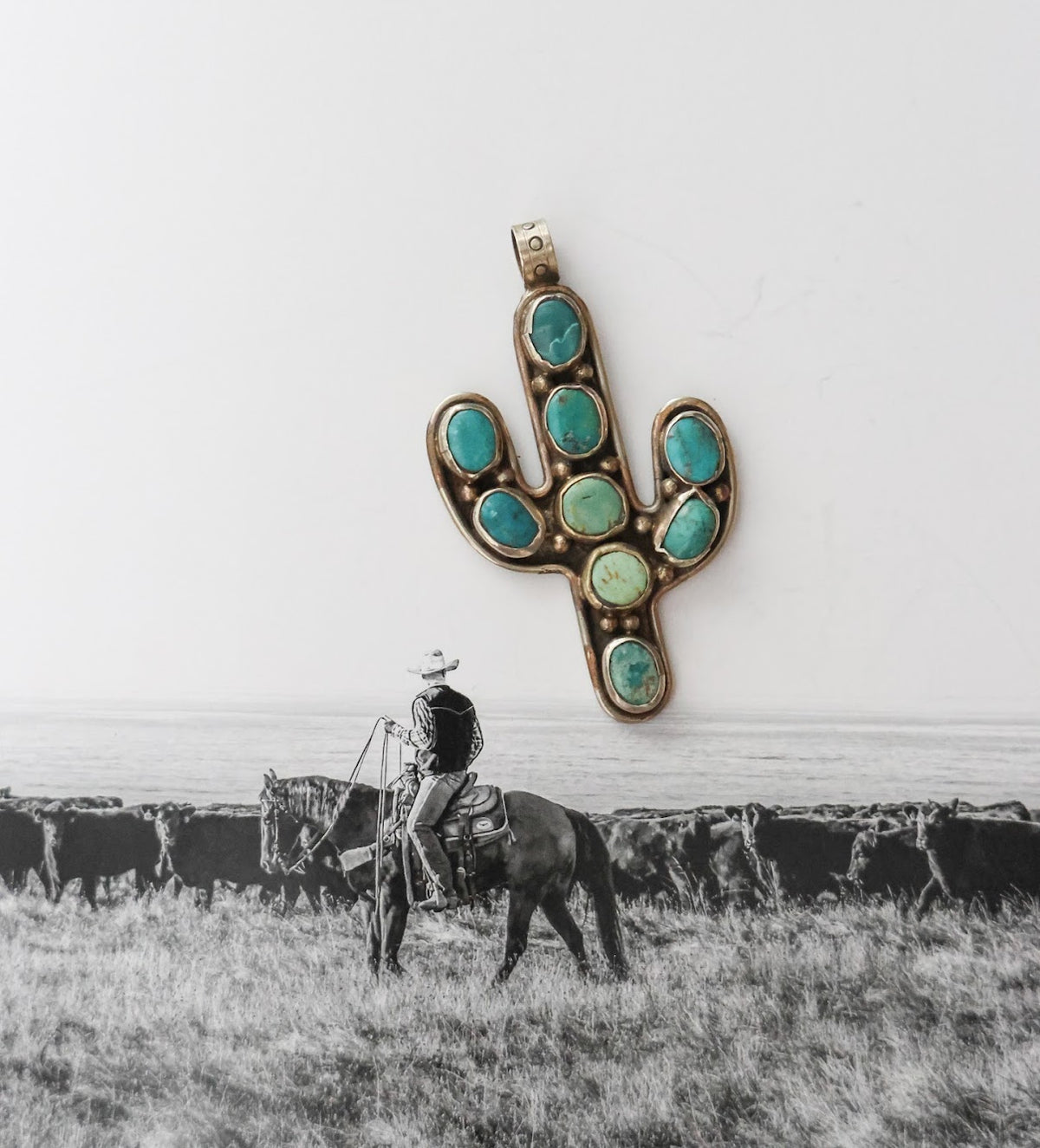 THE SUTTON PENDANT