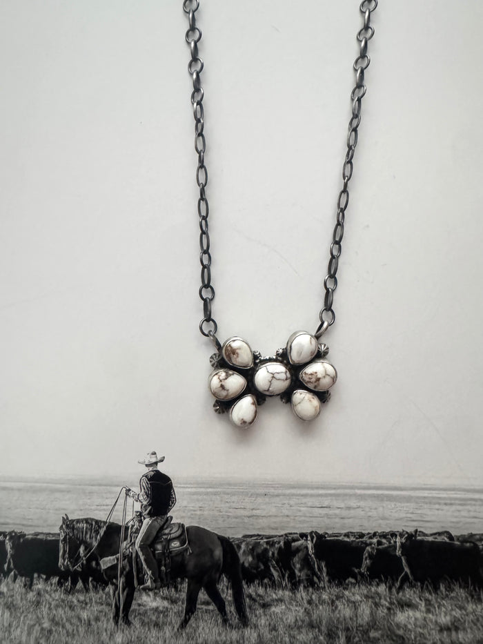 THE LAINEY NECKLACE