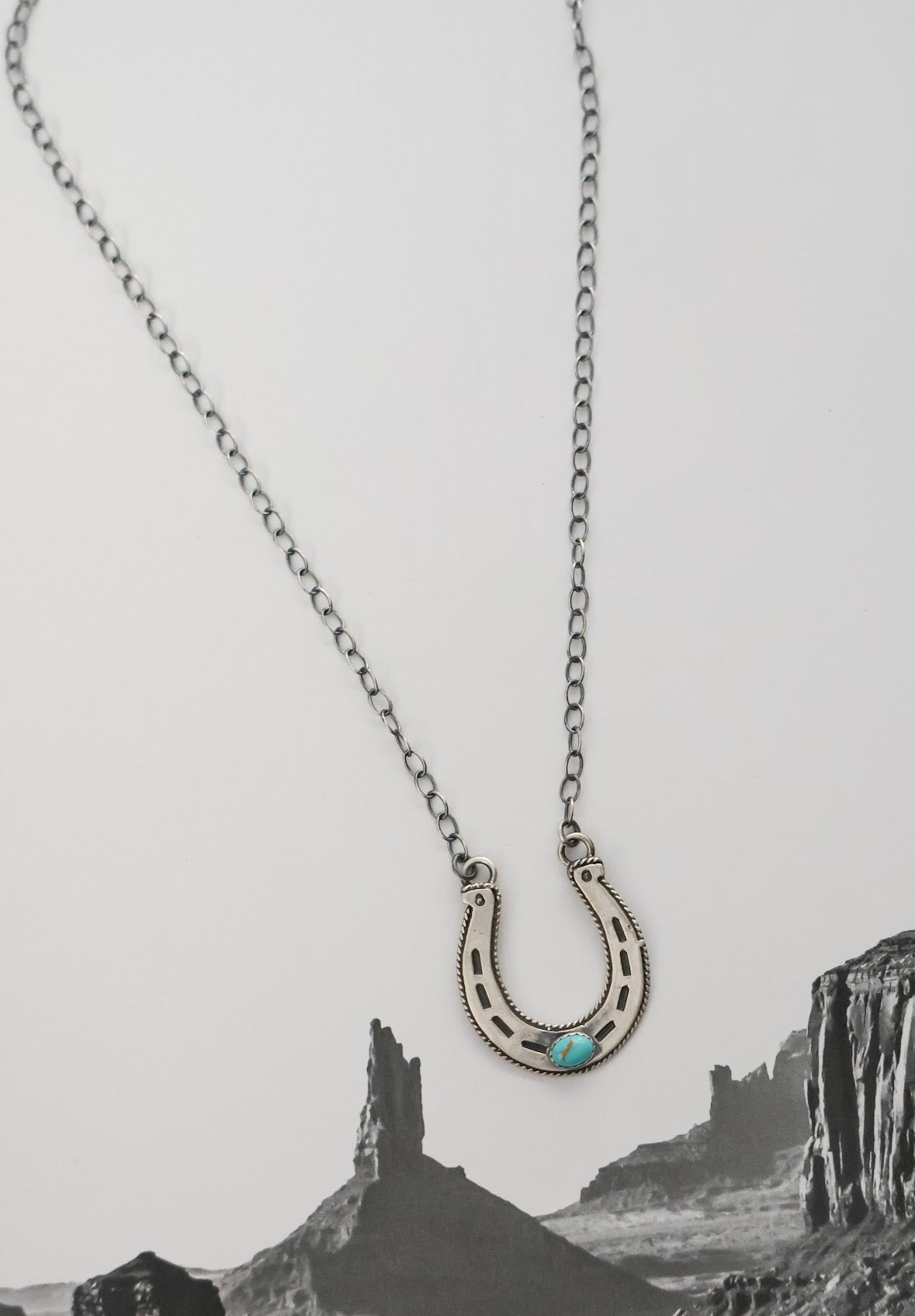 THE ROSCOE NECKLACE