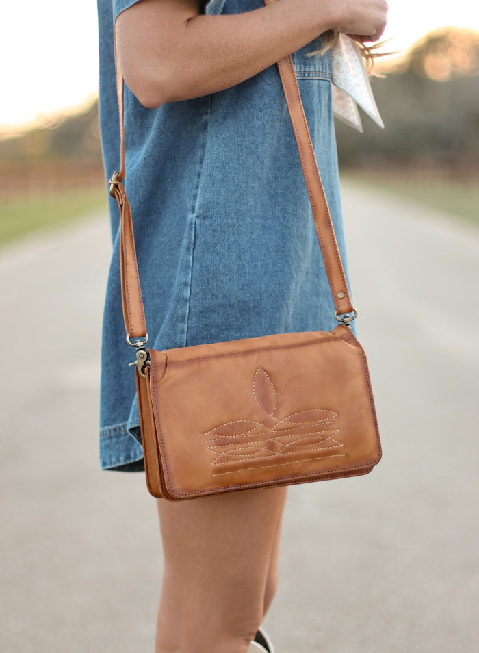 THE COURT CROSSBODY