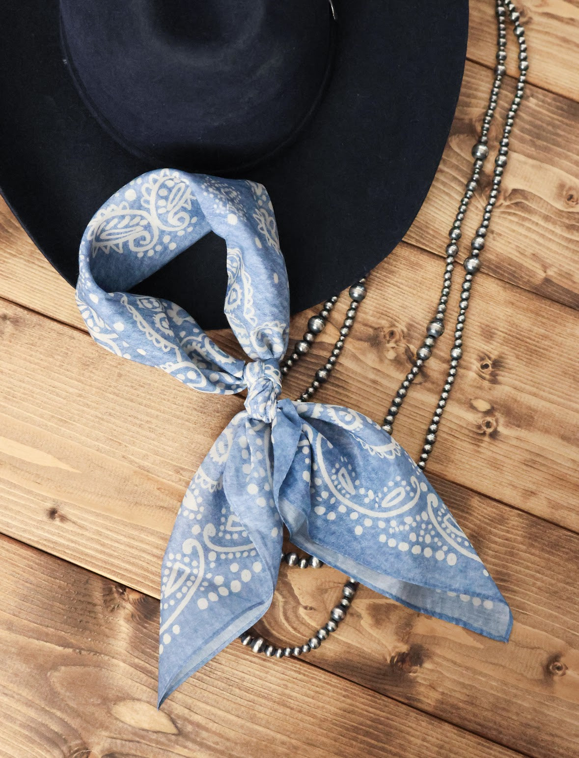 COWBOY BLUES SHORTIE BANDANA