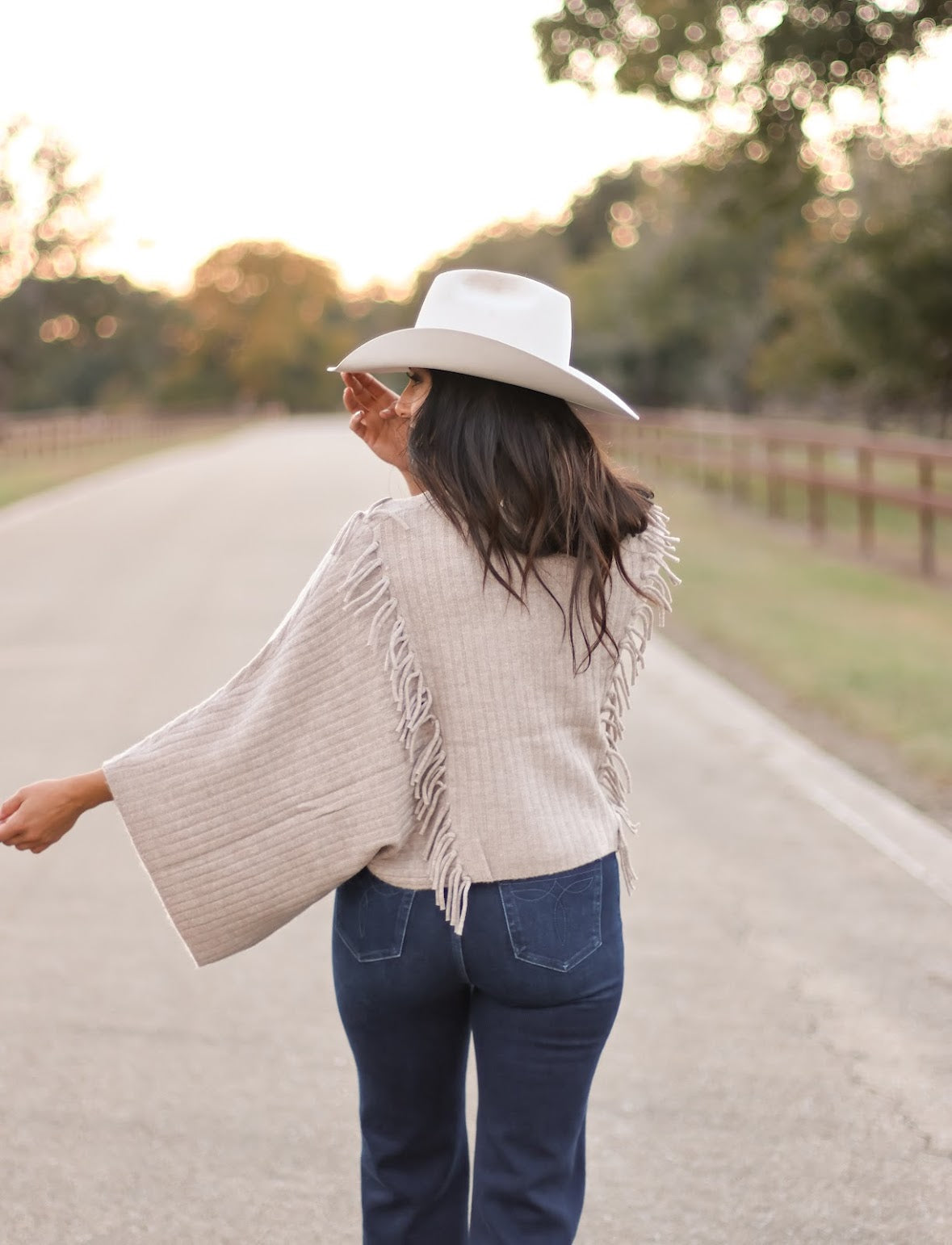 ARIAT HEATHER PONCHO SWEATER