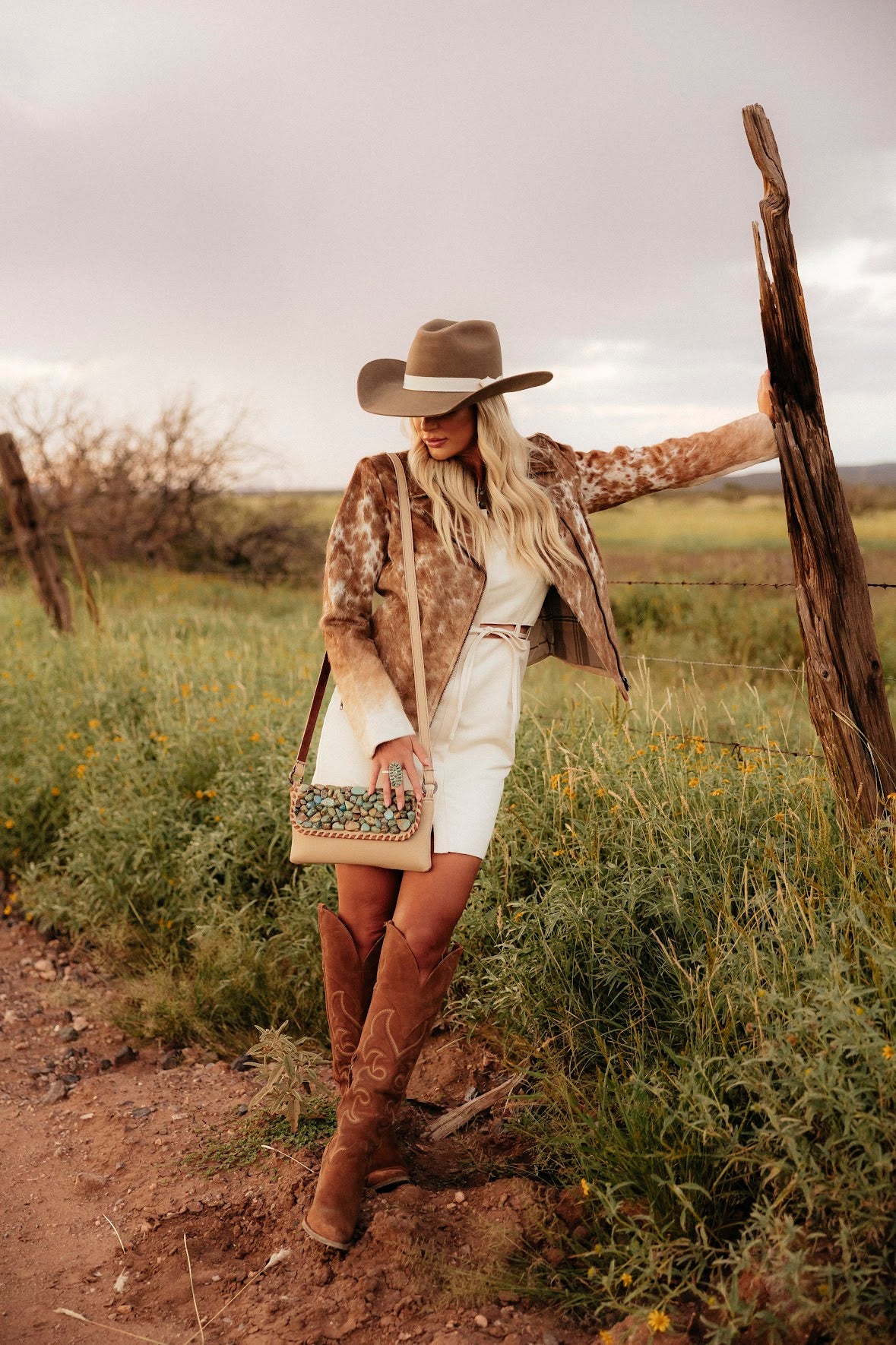 THE KURTMEN NAT PEBBLE CROSSBODY-SADDLE