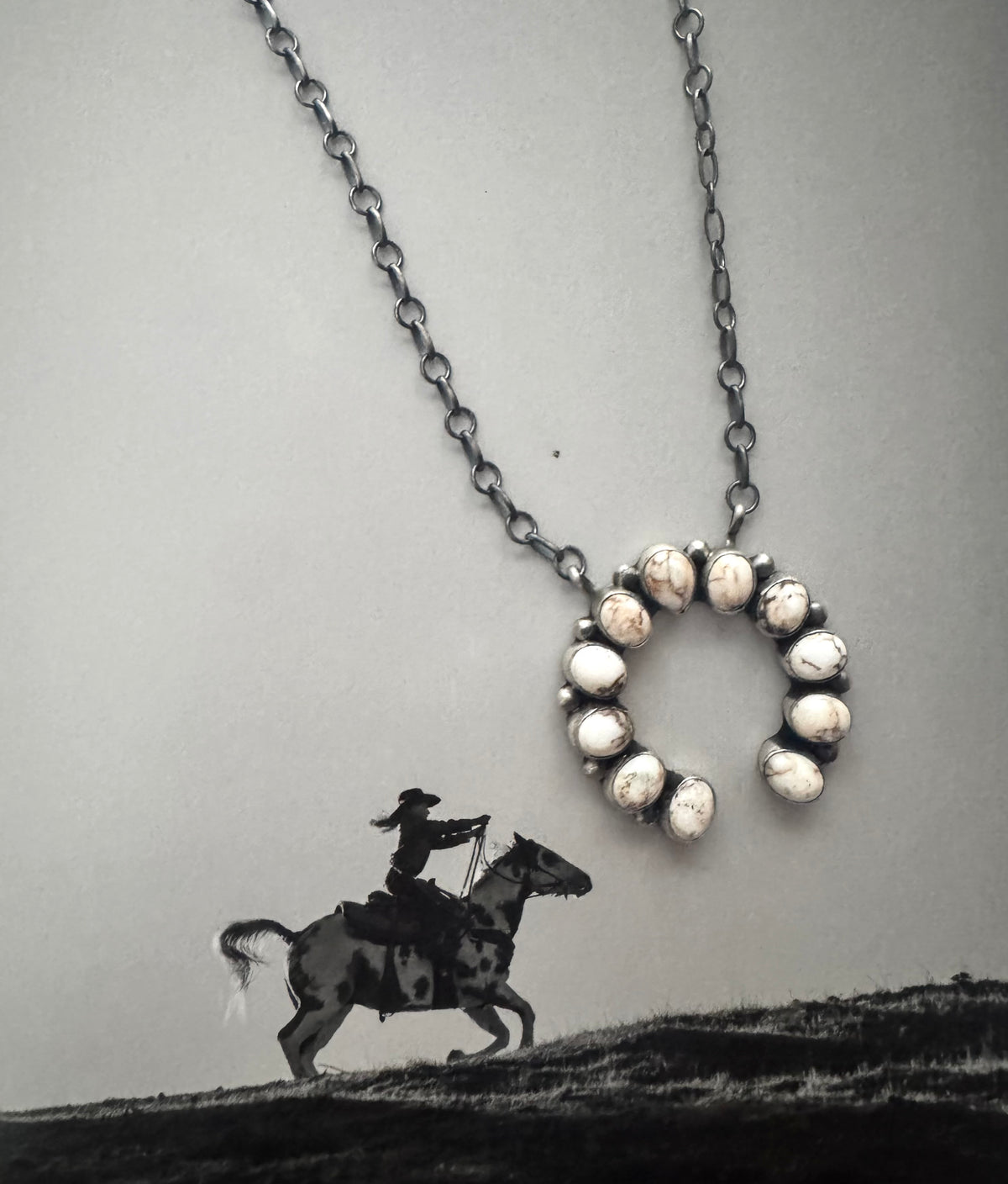 THE BLAKELY NECKLACE