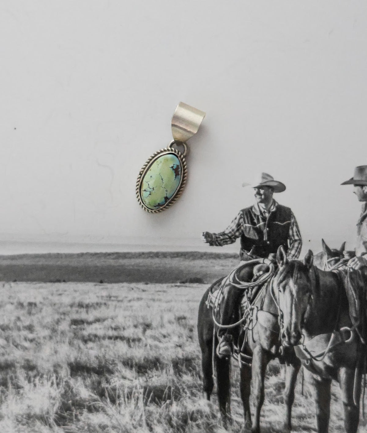 THE HARVEY PENDANT