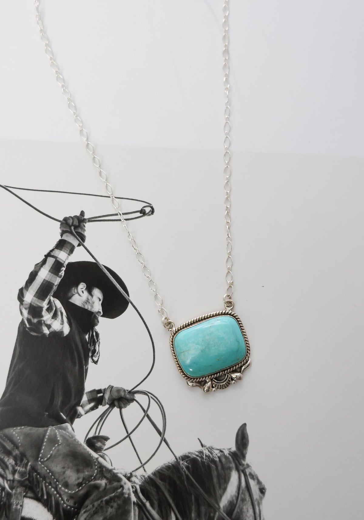 THE ANDERSON NECKLACE