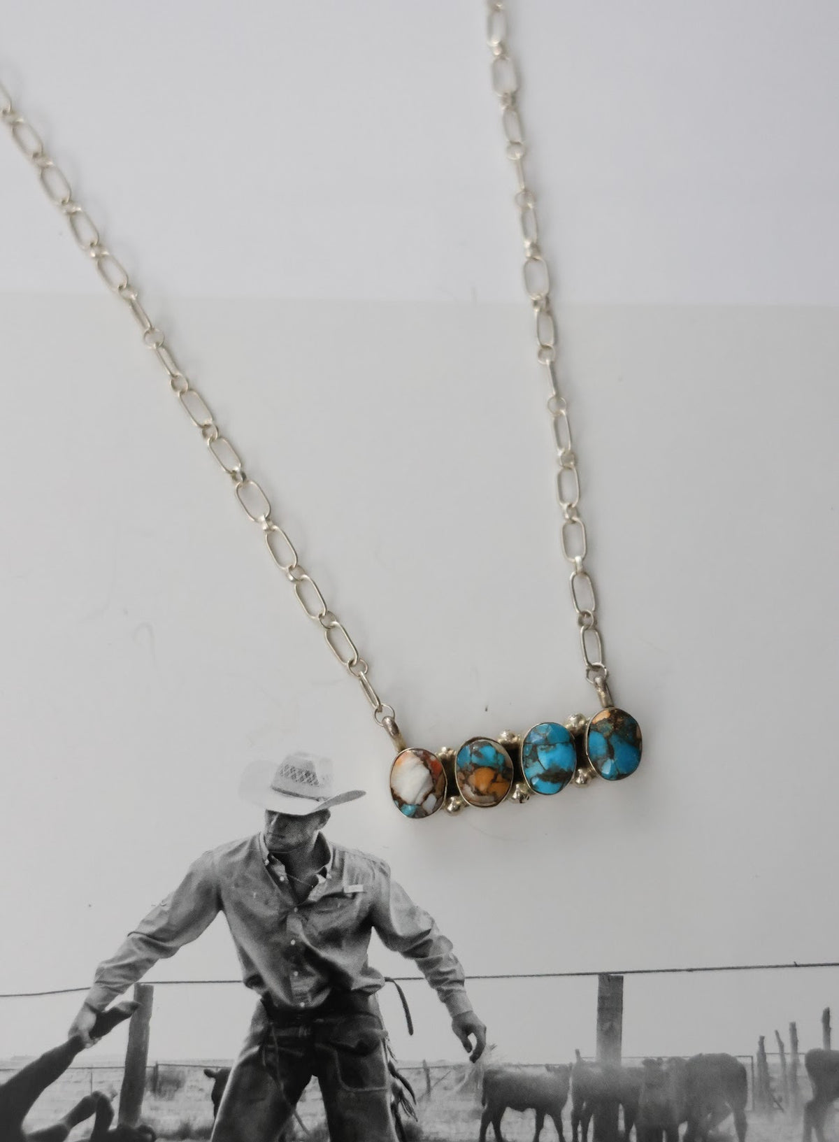 THE MACY SPINY OYSTER NECKLACE