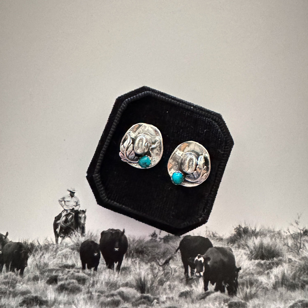 THE MINI MERLE EARRINGS