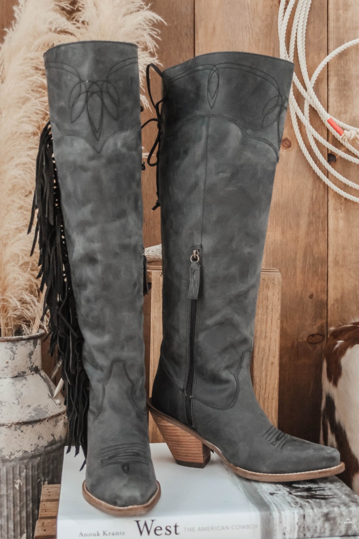 DINGO SKY HIGH LEATHER BOOT-BLACK