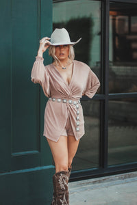 MINI SQUARE CONCHO BELT