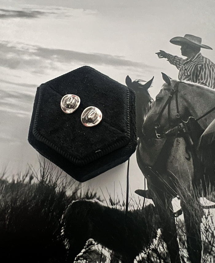 TOP HAT STUD EARRINGS