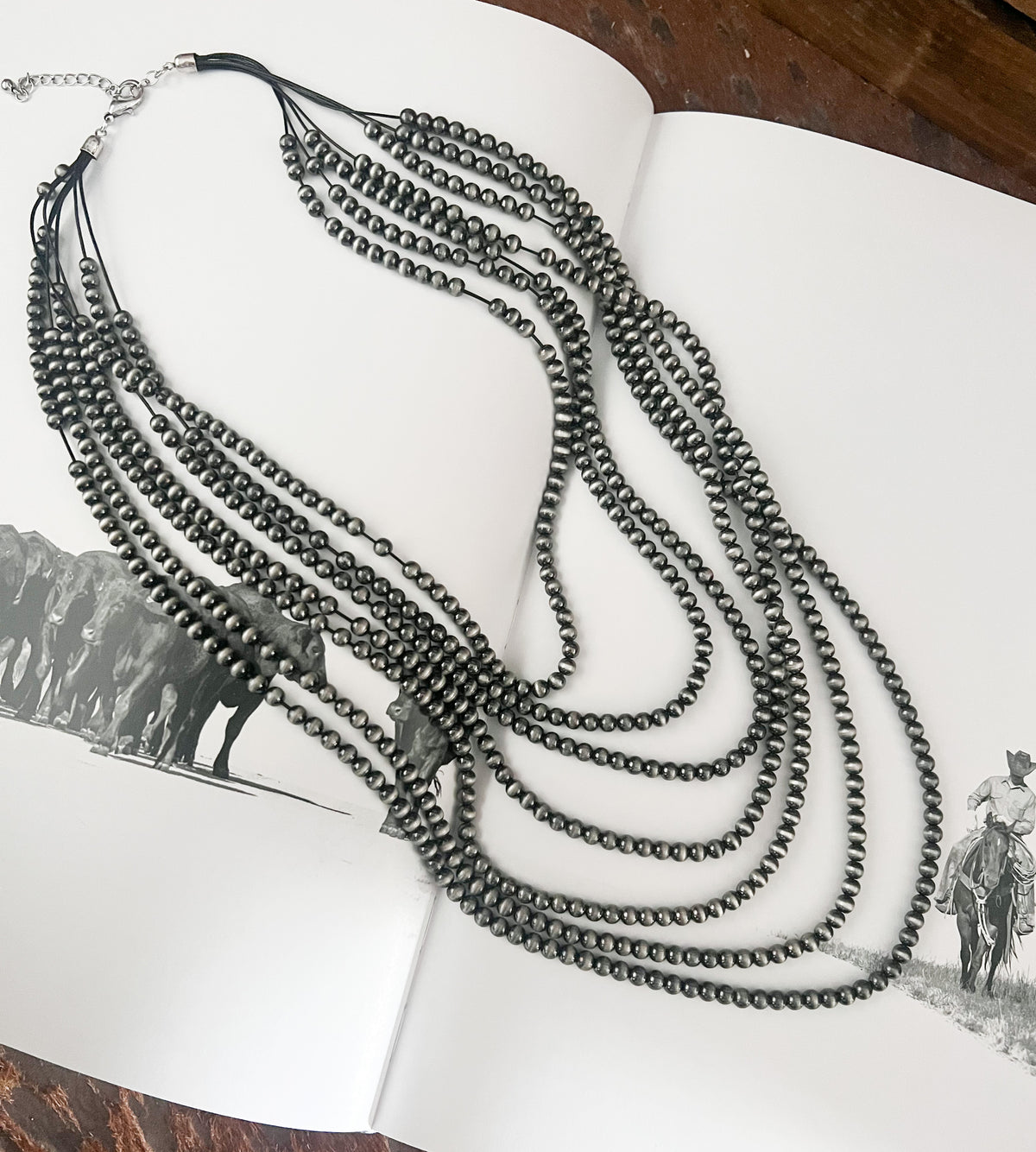 NAVAJO PEARL LAYERED NECKLACE SET