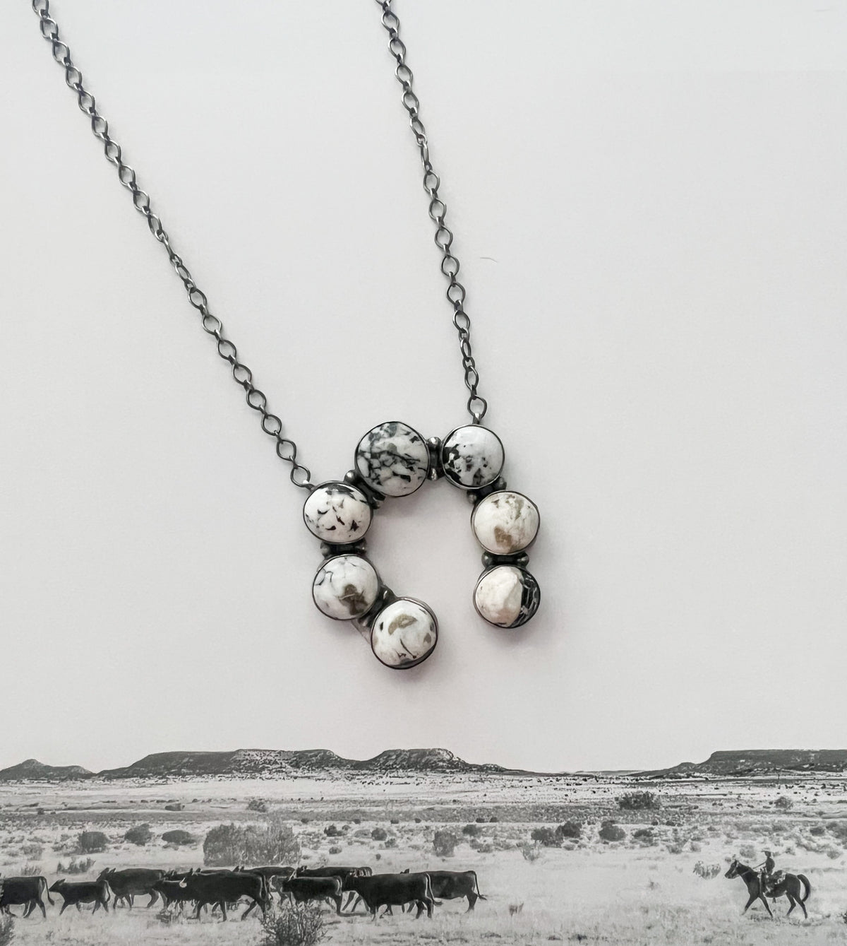 LARGE WHITE BUFFALO SQUASH NECKLACE – Bar Boutique